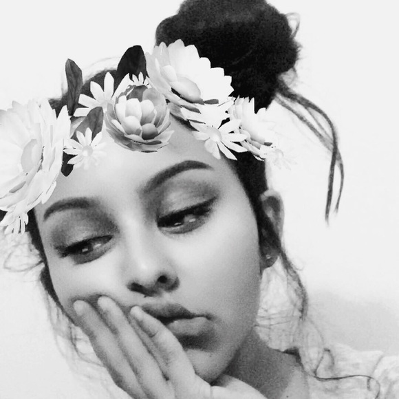 Meet your Posher, Steph - Picture 2 of 4