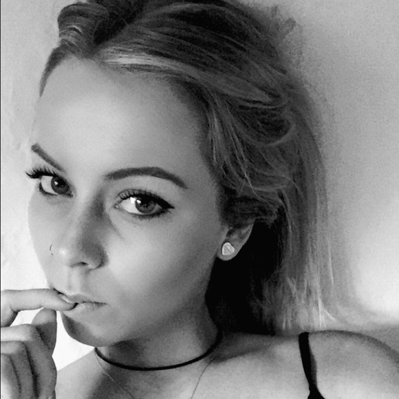 Meet your Posher, Halie