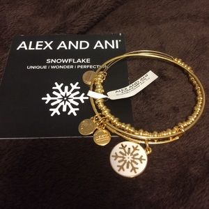 Great gift. NEW, Snowflake & beaded bracelet.