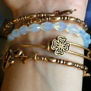 RETIRED, NEW, hard to find, Good luck bracelet