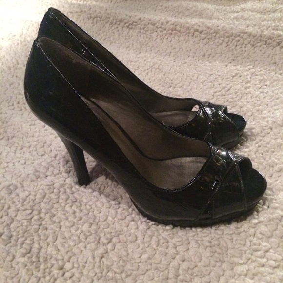 4.5in. Black Patterned Heels