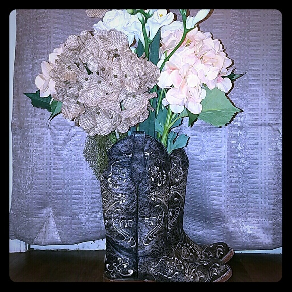Corral boots