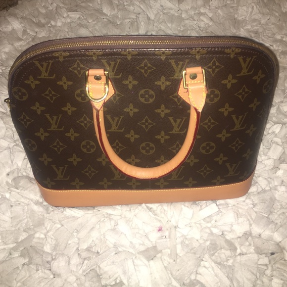 More photos 💸 Offers welcome 💸