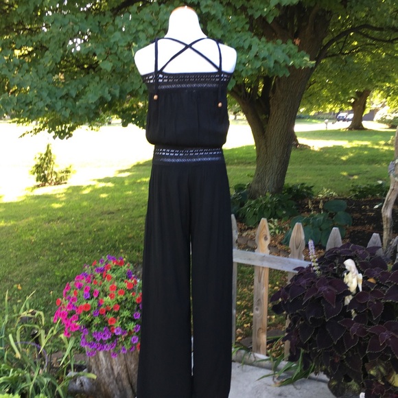 Shoulder Bow Jumpsuit - Picture 4 of 8
