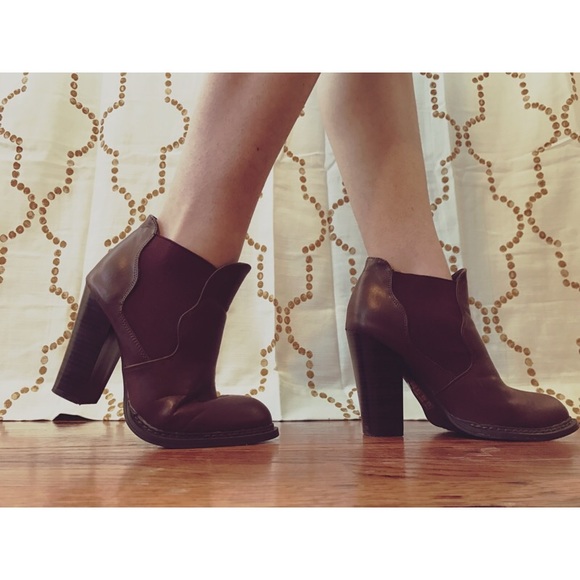 Maroon bootie