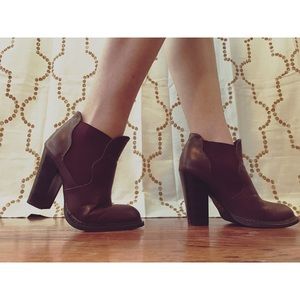 Maroon bootie