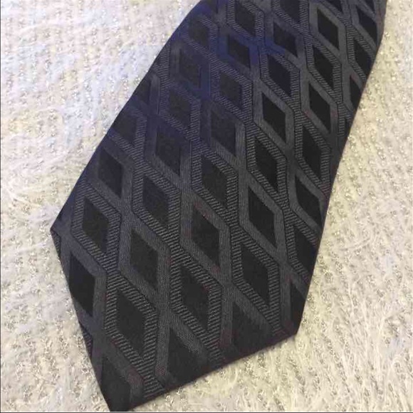 Tie - Picture 3 of 4