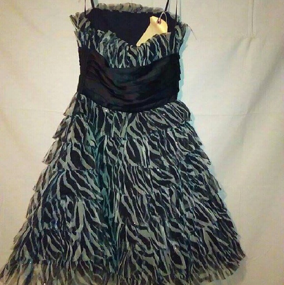 Windsor Zebra Strapless H2 - Picture 3 of 4