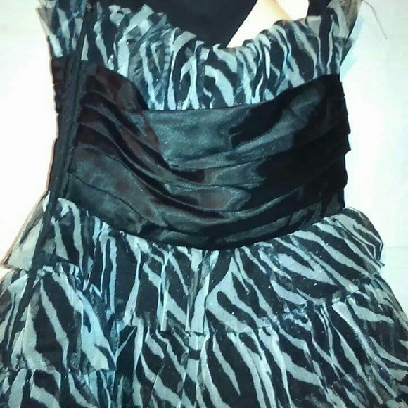 Windsor Zebra Strapless H2 - Picture 4 of 4