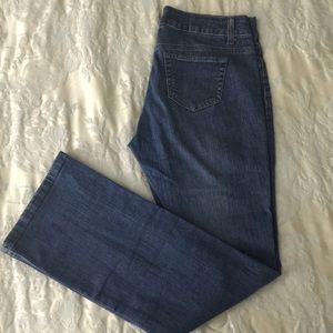 💥CLEARANCE💥 Merona Low Rise Bootcut Size 4R