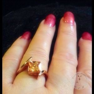 Beautiful 18k Gold PL. Ring.
