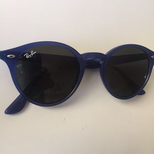 Ray Ban round sunglasses rb2180