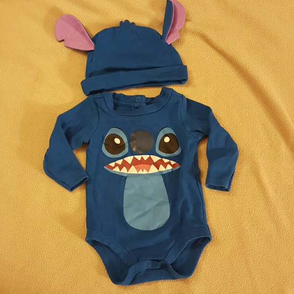 Stitch onsie and beanie