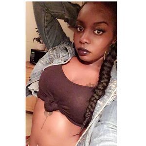 Meet your Posher, Janiqua