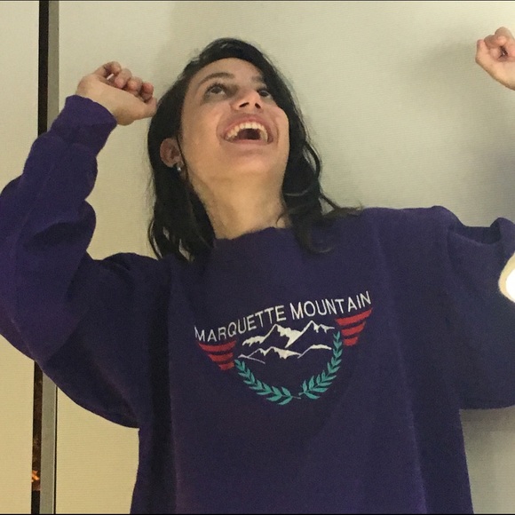SOLD Vintage "Marquette mountain" sweatshirt - Picture 4 of 4