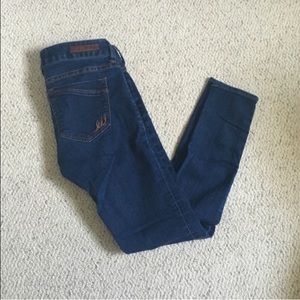 Like new EXPRESS Stella low rise legging jeans. 0s
