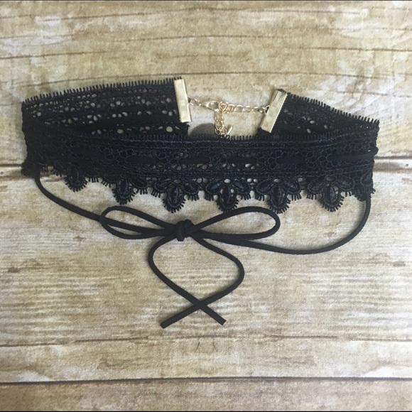 Lace & suede (faux) choker - Picture 2 of 3