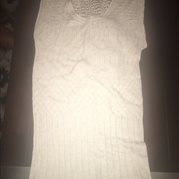 Beautiful knit top can be warm w jeans/leggings