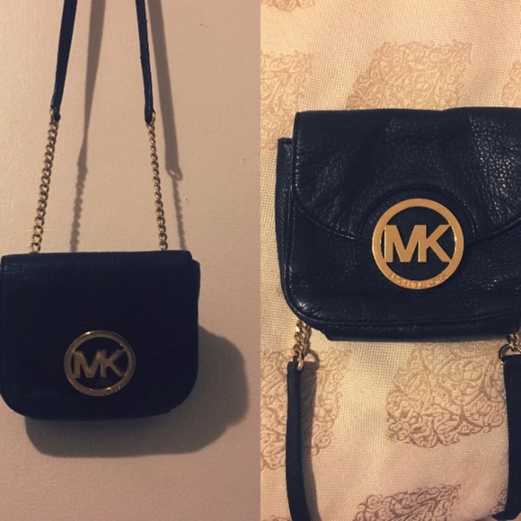 Michael Kors Handbags - Michael Kors cross body purse