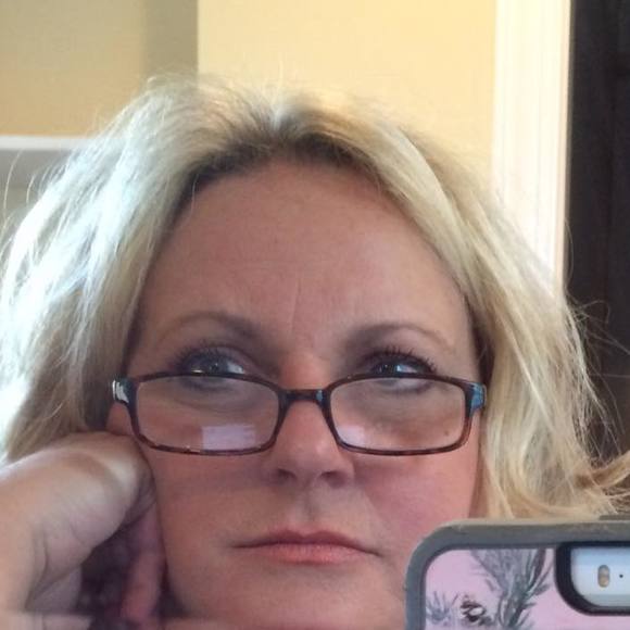 Meet your Posher, Tina - Picture 1 of 1