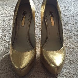 BCBG gold platform pumps