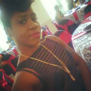 Meet your Posher, Ebony