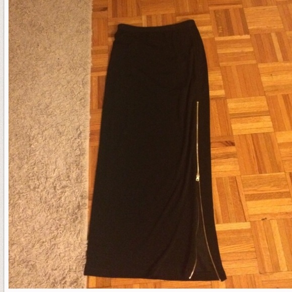 Long maxi with gold zipper