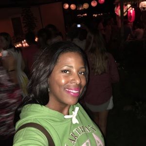 Meet your Posher, Cynthia