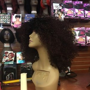 Meet your Posher, Cynthia