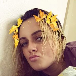 Meet your Posher, Claire