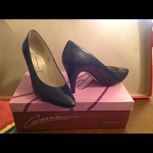 Blue heels, DONATING SOON