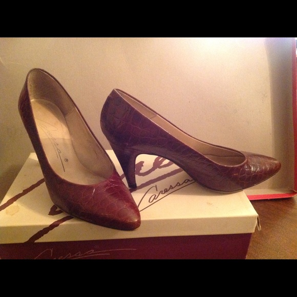 Brown heels, DONATING SOON