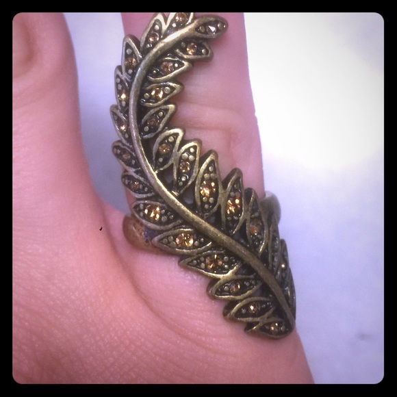 Jewelry - Feather ring