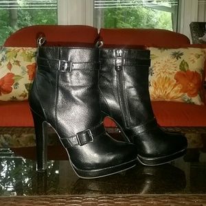 Vera Wang boots