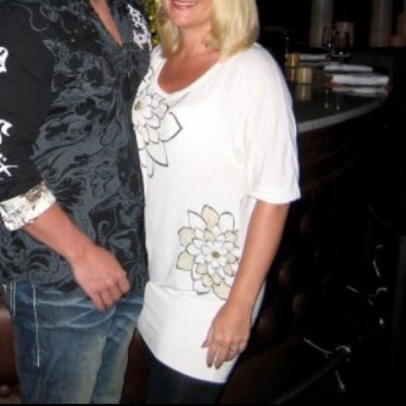 Forever 21 flower detail tunic