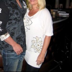 Forever 21 flower detail tunic