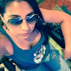 Meet your Posher, Julieth