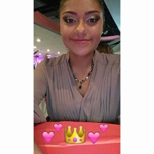 Meet your Posher, Alejandra