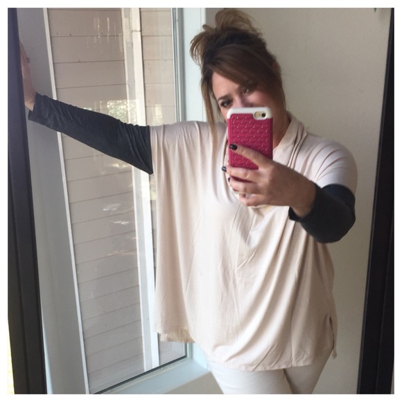 Oversized Cowl Neck Cozy Tunic - Picture 4 of 4