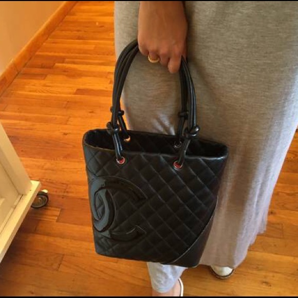 Classic Chanel quilted tote - Picture 2 of 4
