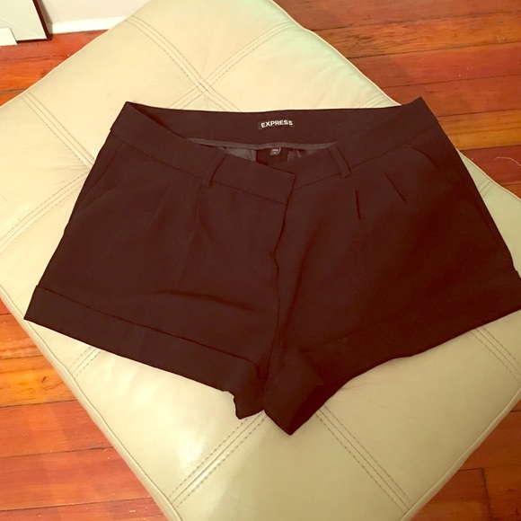 Cute cuffed express shorts EUC