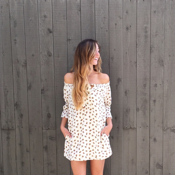 off the shoulder floral dress - Picture 2 of 4
