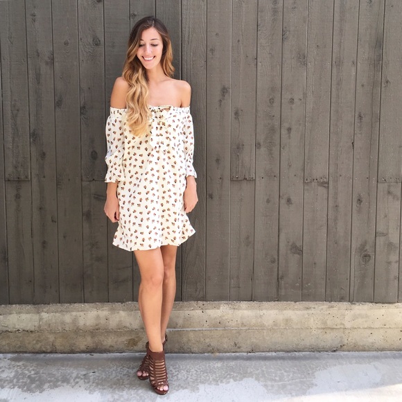 off the shoulder floral dress - Picture 3 of 4