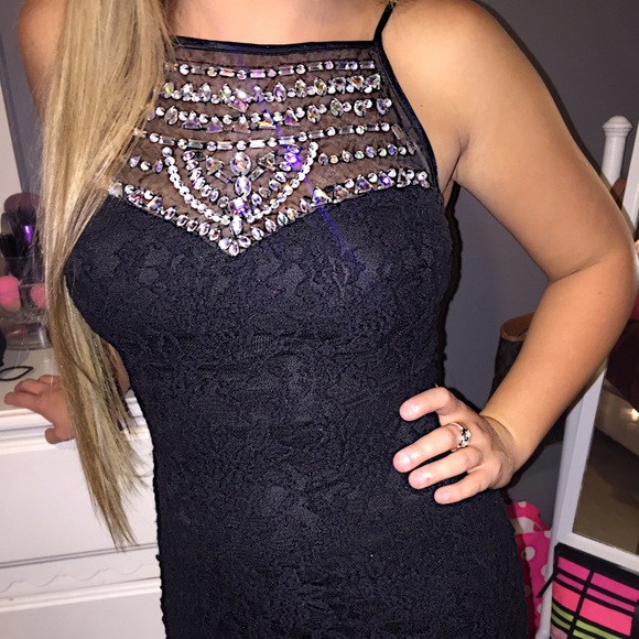 Black dress - Picture 2 of 2