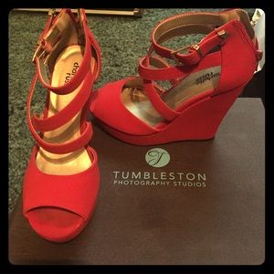 Charlotte Russe red wedges!👠