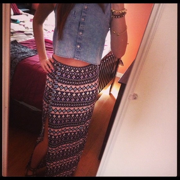 Side slit maxi skirt