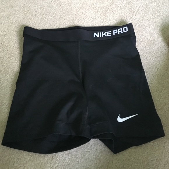 Nike pros, medium