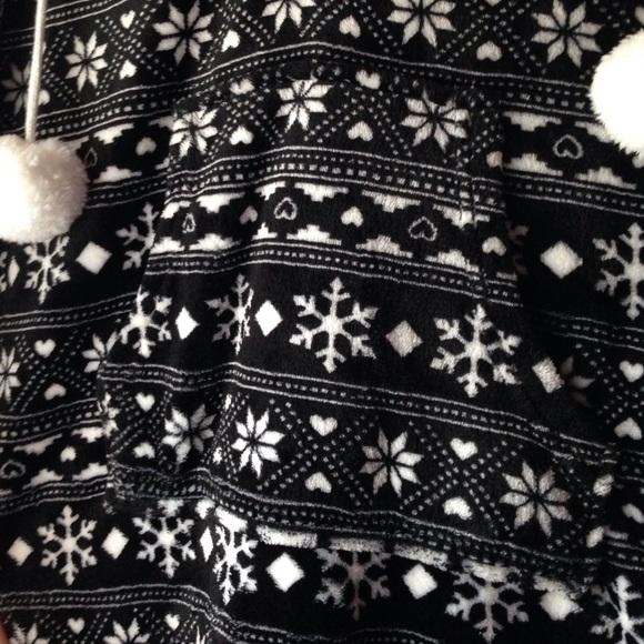 Snow flake Aztec robe/pajamas ❄️ - Picture 2 of 4