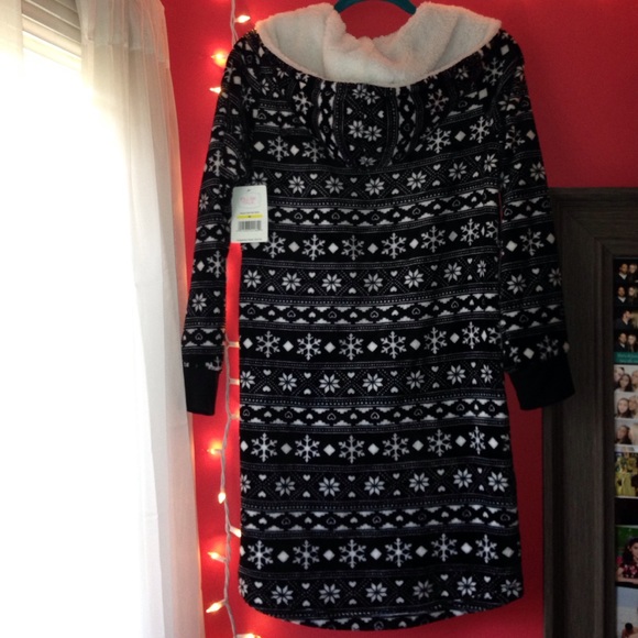Snow flake Aztec robe/pajamas ❄️ - Picture 4 of 4