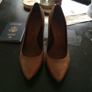 BCBG pumps